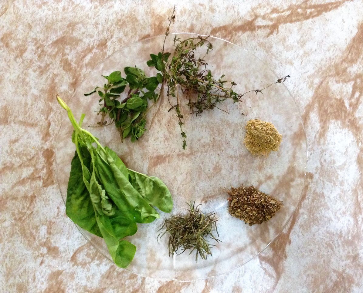 Thyme, basil, oregano, 3-spice spices, rosemary